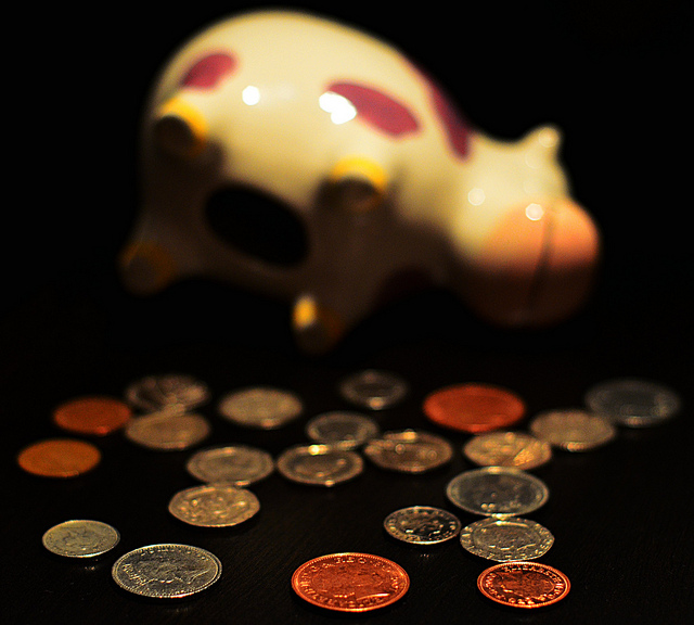 protect-finance-piggy-bank
